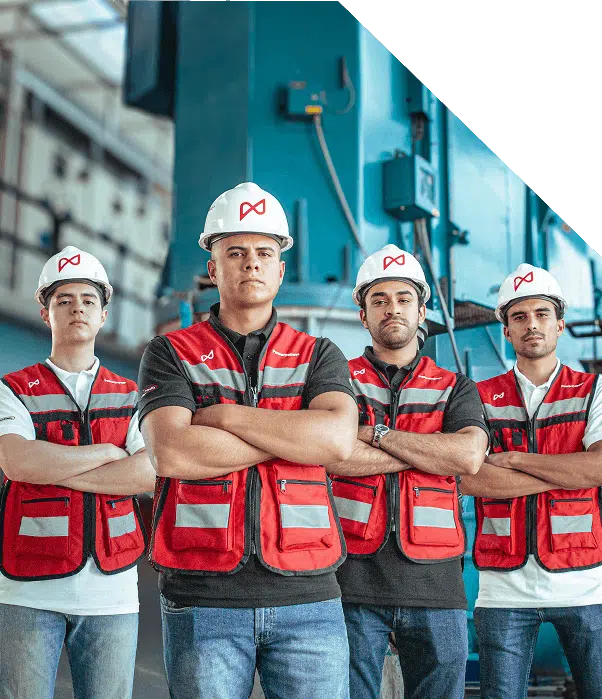 Equipo de ingenieros de PowerDepot Service en sus instalaciones